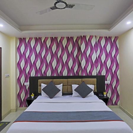 ניו דלהי Airport Hotel Rosewood מראה חיצוני תמונה