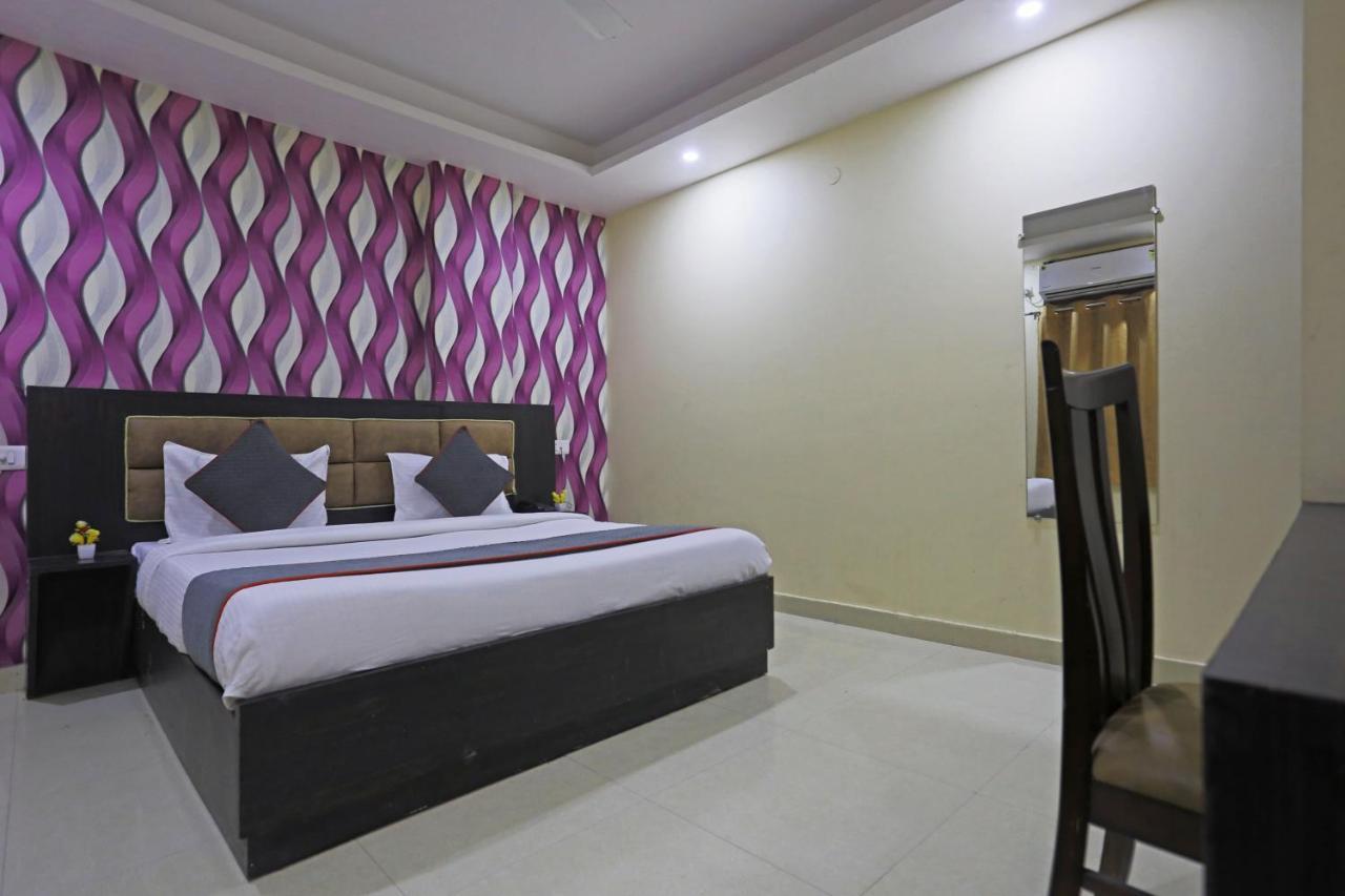 ניו דלהי Airport Hotel Rosewood מראה חיצוני תמונה